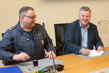 Podpis pogodbe JGS za občino Cerknica 02 Foto Ljubo Vukelič